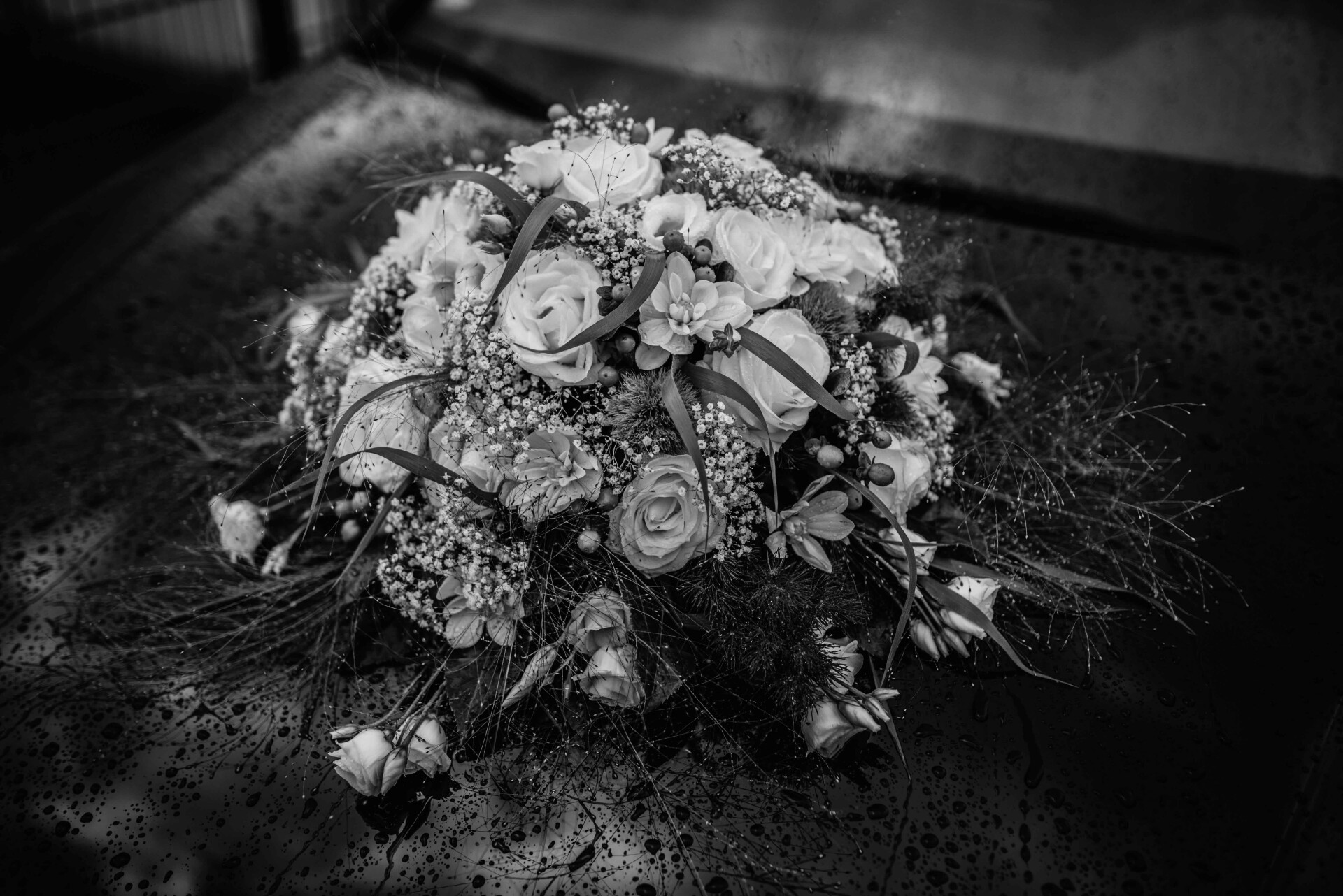 Close up shot of a white and green bridal bouquet 2025 02 09 01 07 46 utc